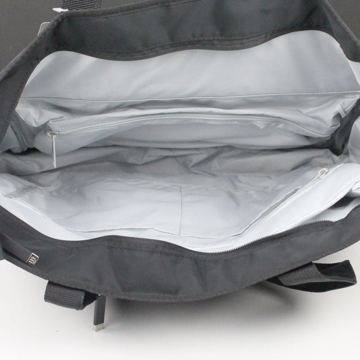 Wilson Women's Tote Racquet Bag (Black) 3 Wilson Women's Tote Racquet Bag (Black) - Image 3