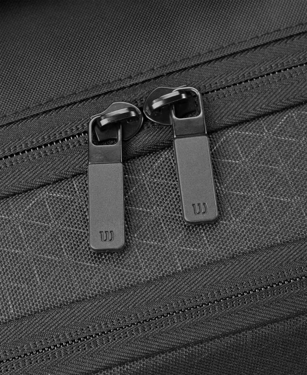 Wilson Clash V3 3 Pack Racquet Bag (Black/Infrared) 9 Wilson Clash V3 3 Pack Racquet Bag (Black/Infrared) - Image 9