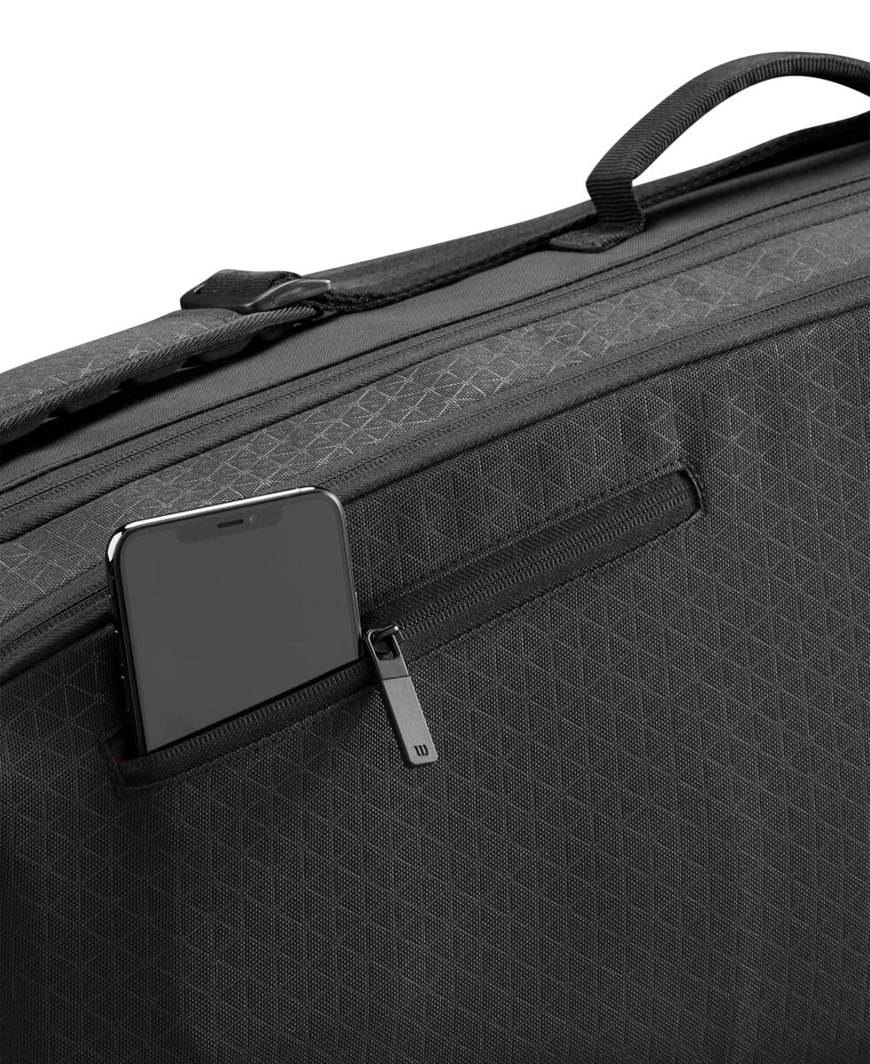 Wilson Clash V3 3 Pack Racquet Bag (Black/Infrared) 7 Wilson Clash V3 3 Pack Racquet Bag (Black/Infrared) - Image 7